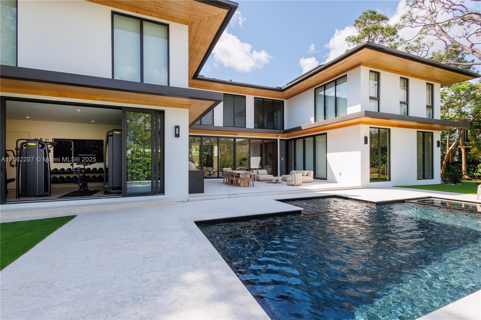 South Miami, Florida, 33143, United States, 6 Bedrooms Bedrooms, ,7 BathroomsBathrooms,Residential,For Sale,1925819