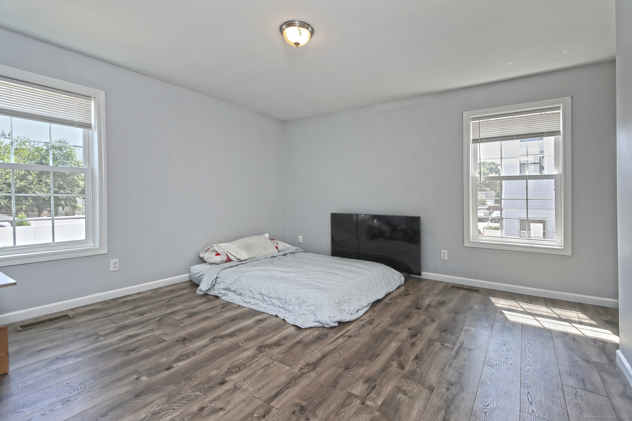 West Haven, Connecticut, 06516, United States, 5 Bedrooms Bedrooms, ,3 BathroomsBathrooms,Residential,For Sale,1918382