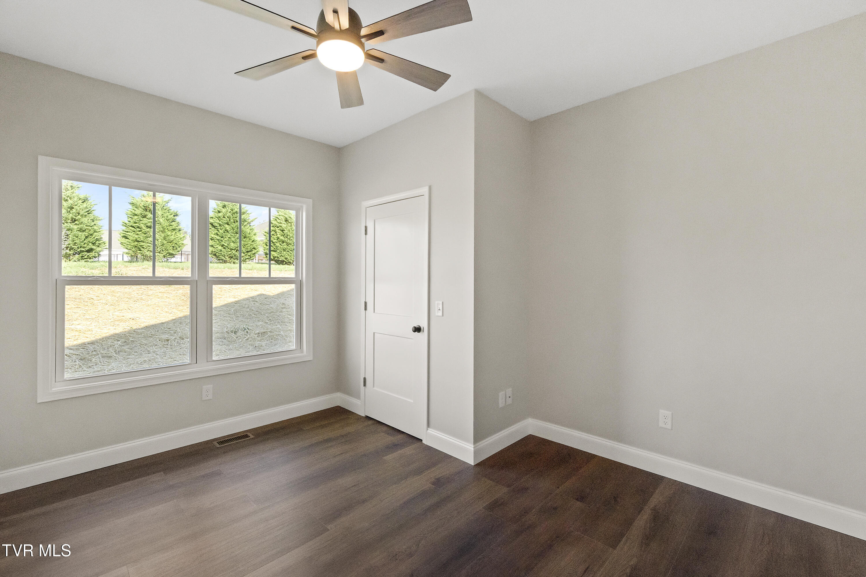 Greeneville, Tennessee, 37745, United States, 3 Bedrooms Bedrooms, ,2 BathroomsBathrooms,Residential,For Sale,1935533