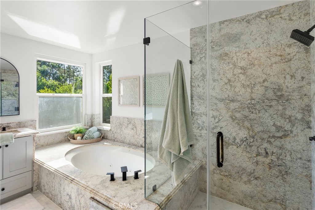 Yorba Linda, California, 92886, United States, 5 Bedrooms Bedrooms, ,6 BathroomsBathrooms,Residential,For Sale,1891782
