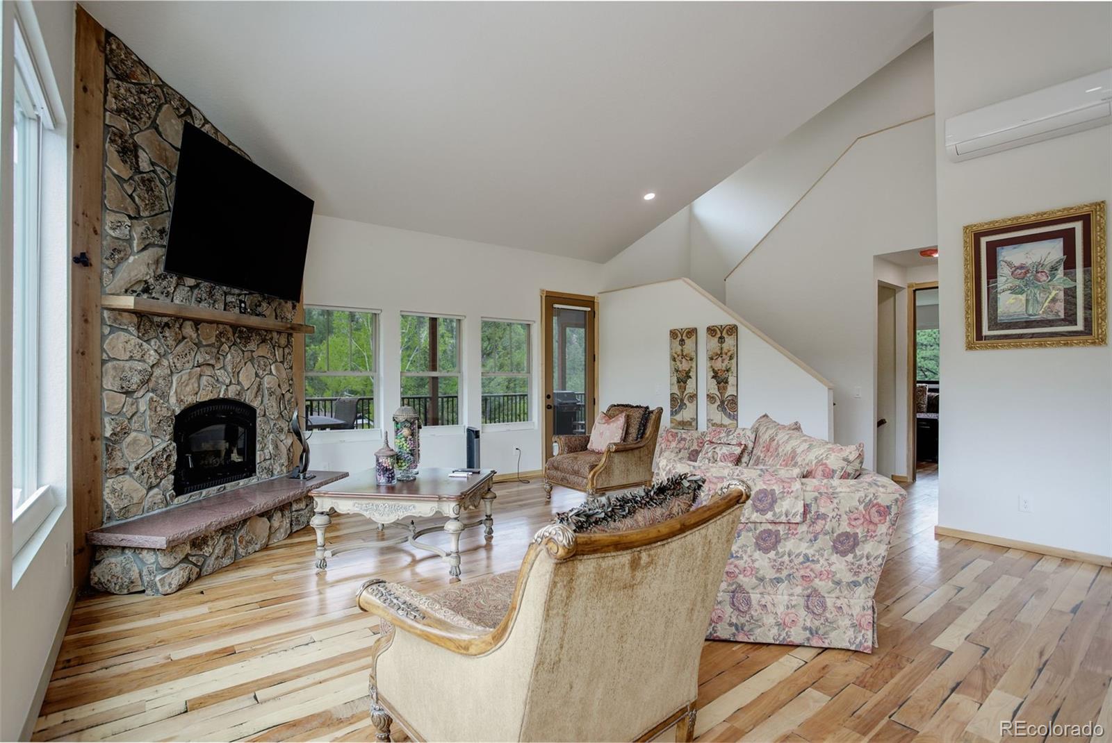 Lyons, Colorado, 80540, United States, 3 Bedrooms Bedrooms, ,1 BathroomBathrooms,Residential,For Sale,1942117