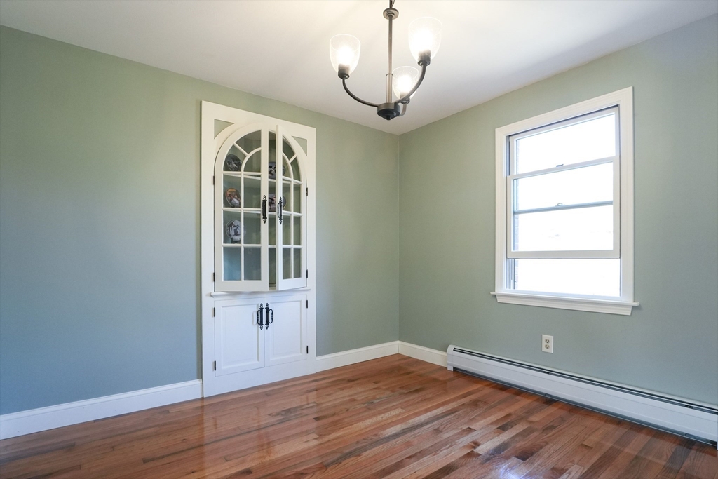 Brimfield, Massachusetts, 01010, United States, 4 Bedrooms Bedrooms, ,3 BathroomsBathrooms,Residential,For Sale,1928752
