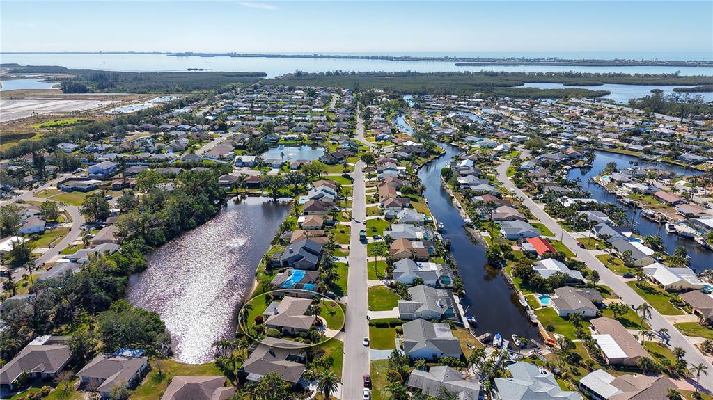 Bradenton, Florida, 34210, United States, 3 Bedrooms Bedrooms, ,2 BathroomsBathrooms,Residential,For Sale,1957049