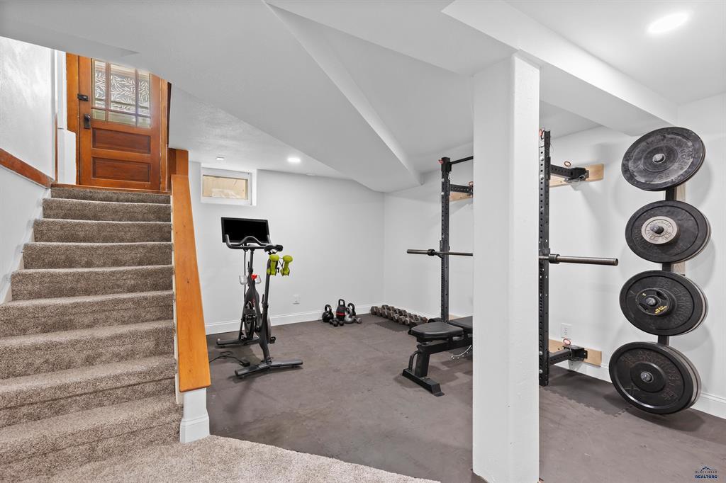 Rapid City, South Dakota, 57701, United States, 6 Bedrooms Bedrooms, ,3 BathroomsBathrooms,Residential,For Sale,1979556