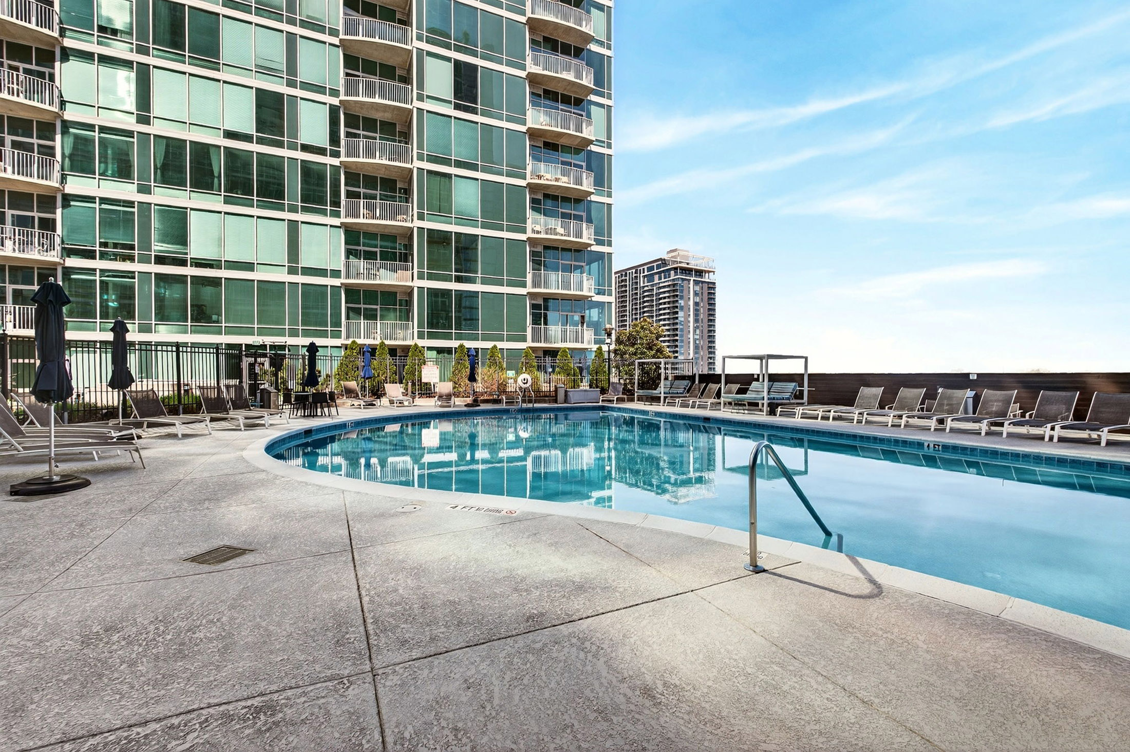  Light-filled Condo Perched Above Peachtree Street in Midtown - 物件實景