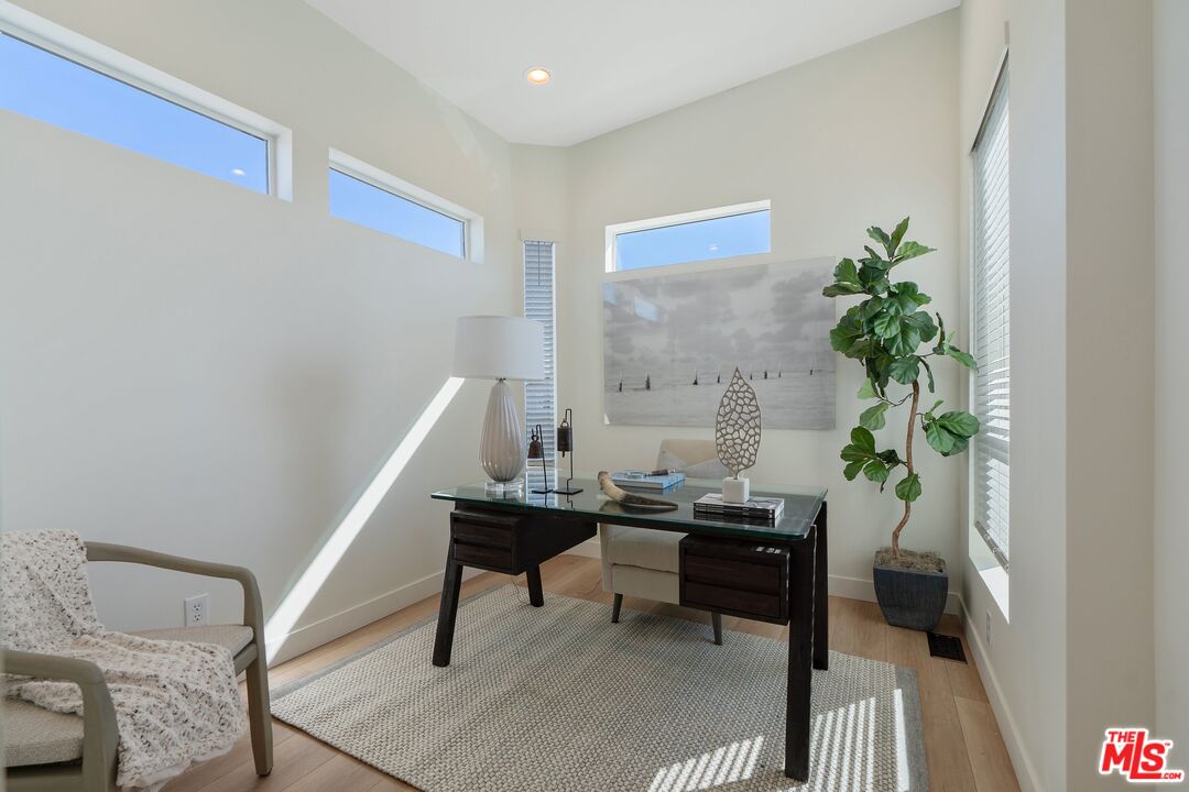 Malibu, California, 90265, United States, 4 Bedrooms Bedrooms, ,3 BathroomsBathrooms,Residential,For Sale,1907056