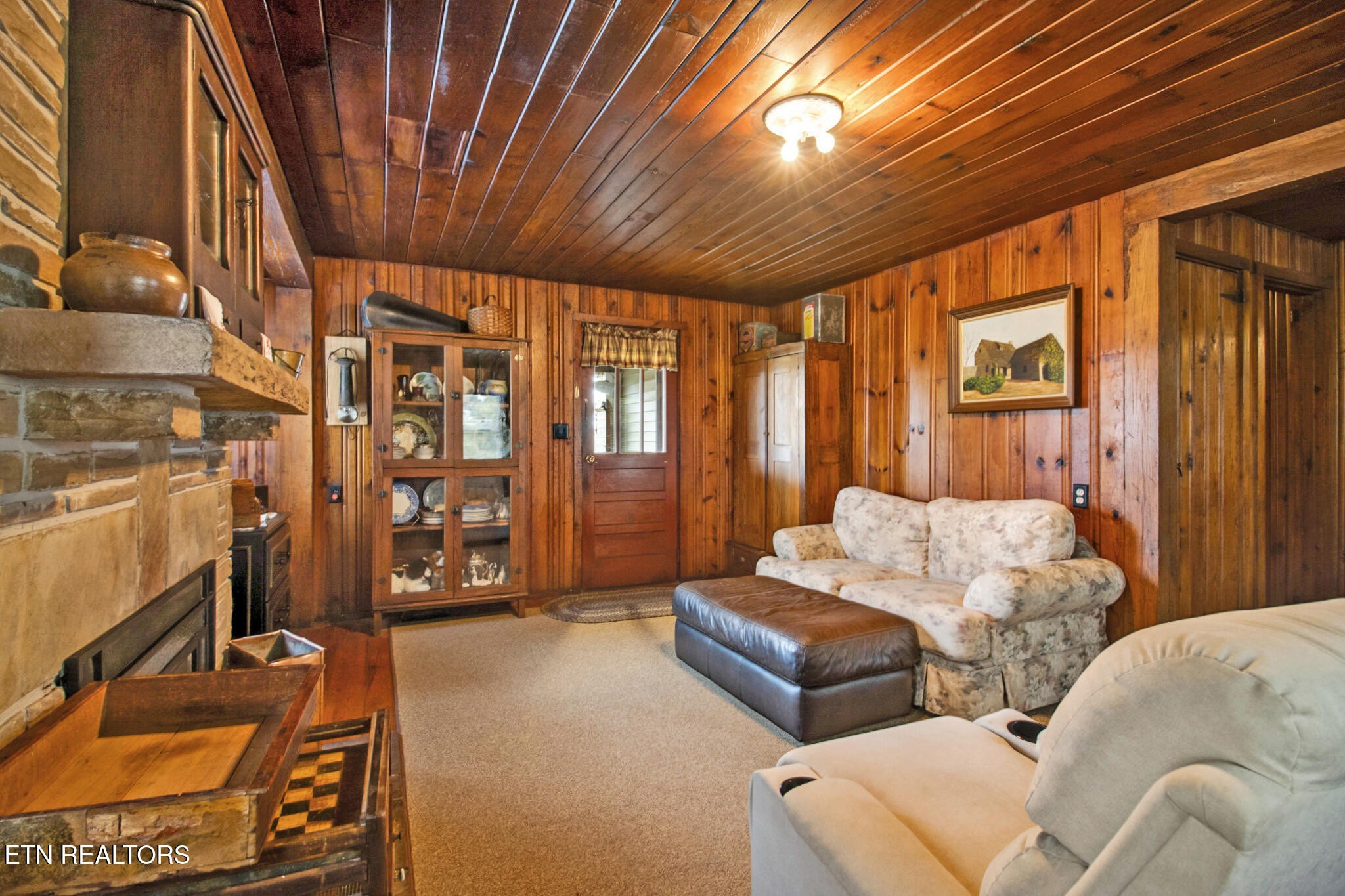 Crossville, Tennessee, 38555, United States, 4 Bedrooms Bedrooms, ,3 BathroomsBathrooms,Residential,For Sale,1888026