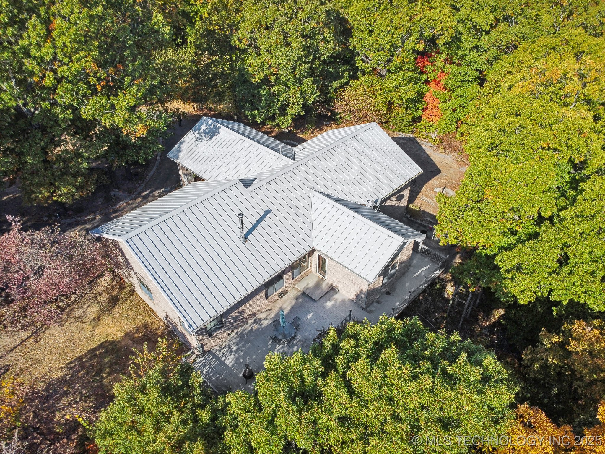 Spavinaw, Oklahoma, 74366, United States, 3 Bedrooms Bedrooms, ,2 BathroomsBathrooms,Residential,For Sale,1903763