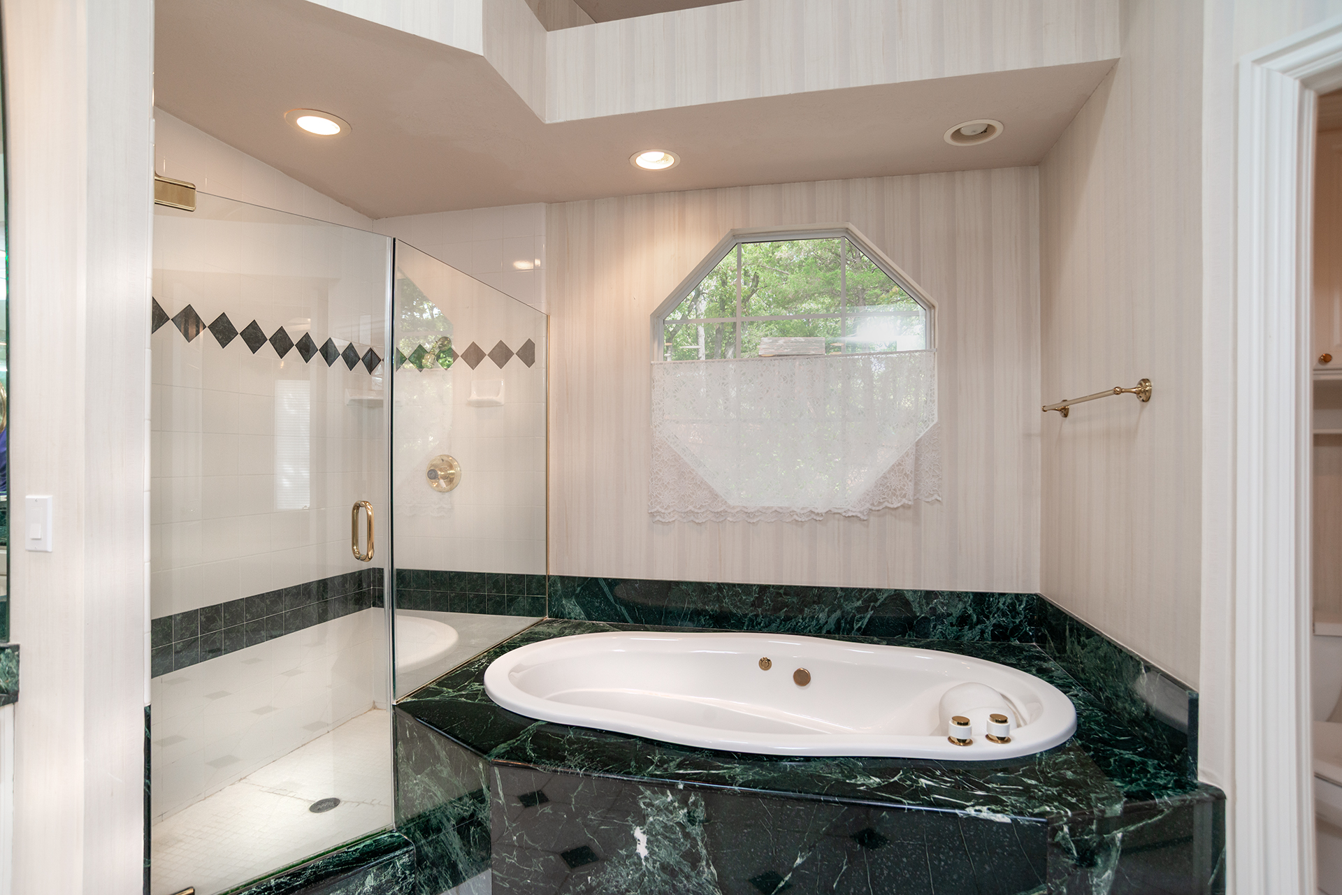 Stillwater, Oklahoma, 74074, United States, 5 Bedrooms Bedrooms, ,4 BathroomsBathrooms,Residential,For Sale,1981568