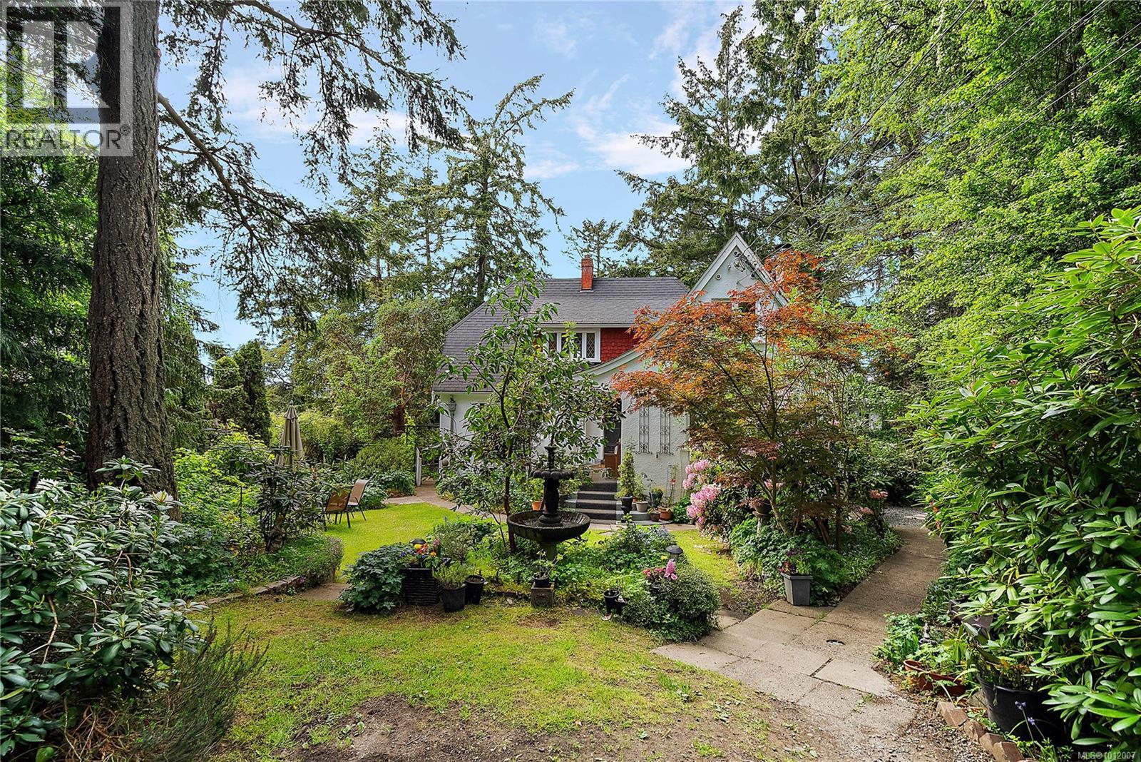 SAANICH, British Columbia, V9A 2R8, CA, 6 Bedrooms Bedrooms, ,3 BathroomsBathrooms,Residential,For Sale,1948762