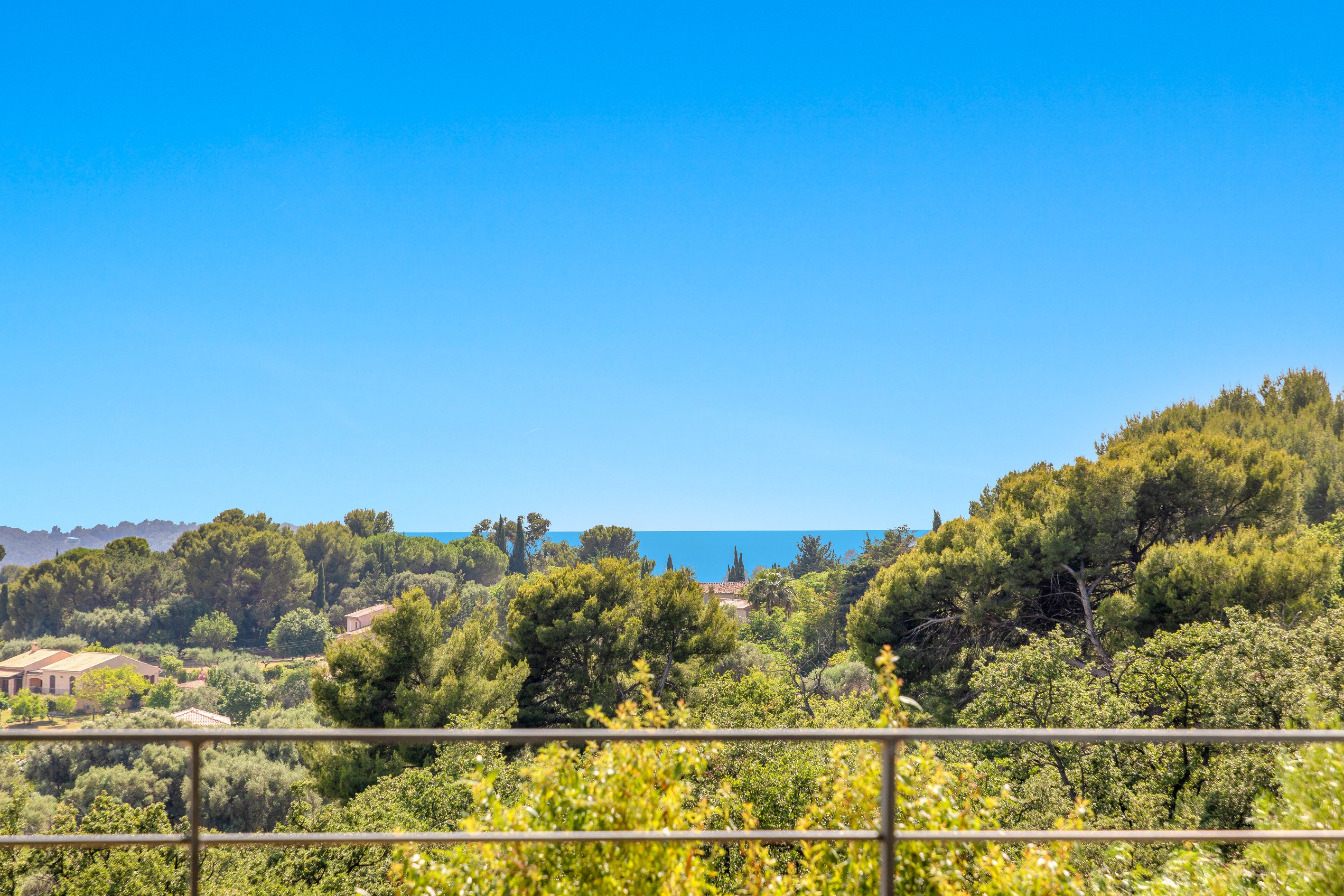  Ollioules, Faveyrolles – Family Villa with Swimming Pool and Sea Views - 物件實景