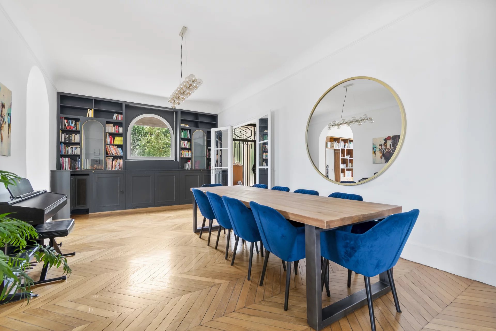 Le Pecq, Île-de-France, 78230, FR, 9 Bedrooms Bedrooms, ,9 BathroomsBathrooms,Residential,For Sale,1994371