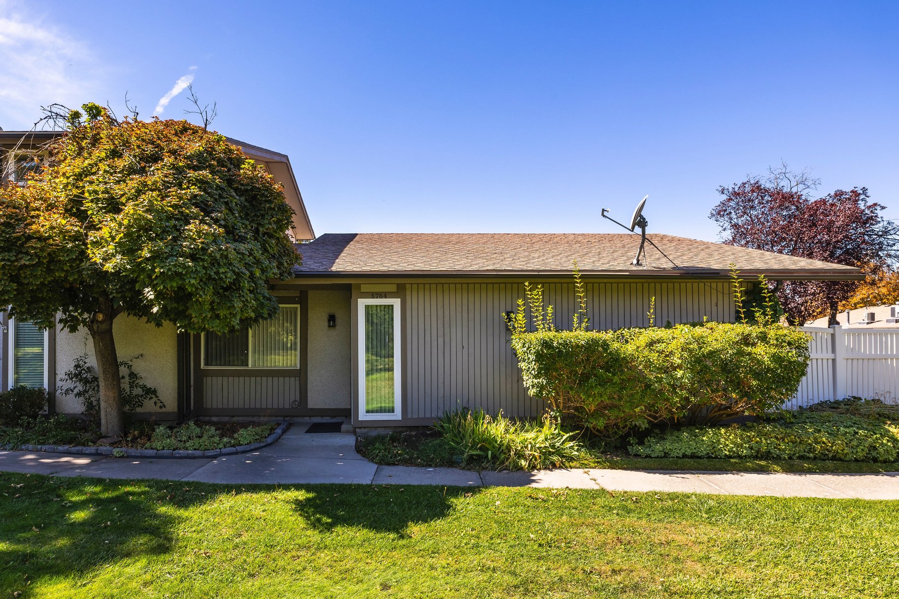  Elegant Single-Level Living in Gated Waterbury Community - 物件實景