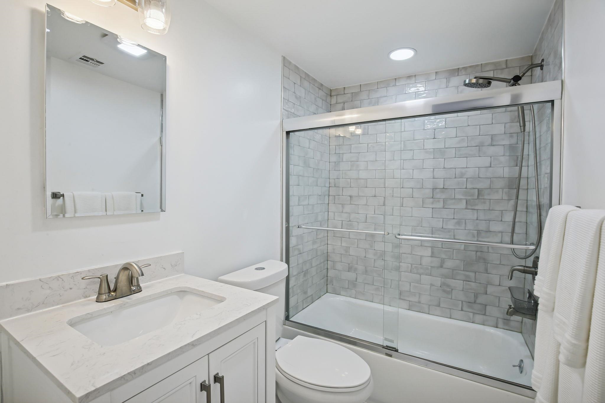 Bayonne, New Jersey, 07002, United States, 4 Bedrooms Bedrooms, ,2 BathroomsBathrooms,Residential,For Sale,1996771