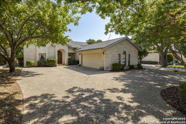 Kerrville, Texas, 78028, United States, 3 Bedrooms Bedrooms, ,4 BathroomsBathrooms,Residential,For Sale,1910535