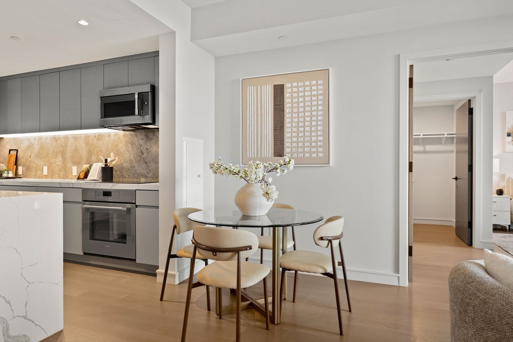 Boston, Massachusetts, 02116, United States, 2 Bedrooms Bedrooms, ,2 BathroomsBathrooms,Residential,For Sale,1995854