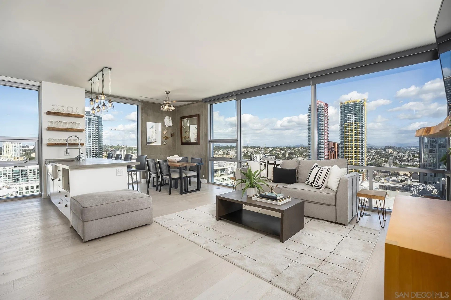 10th Ave, San Diego, CA 92101