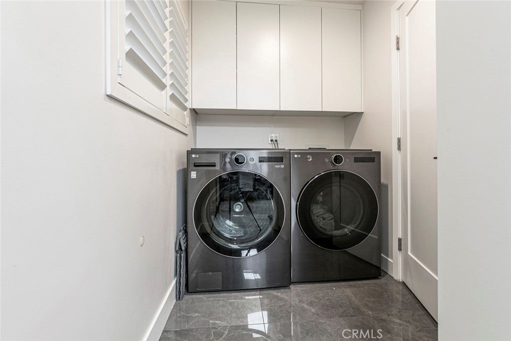 Granada Hills, California, 91344, United States, 4 Bedrooms Bedrooms, ,3 BathroomsBathrooms,Residential,For Sale,1993417