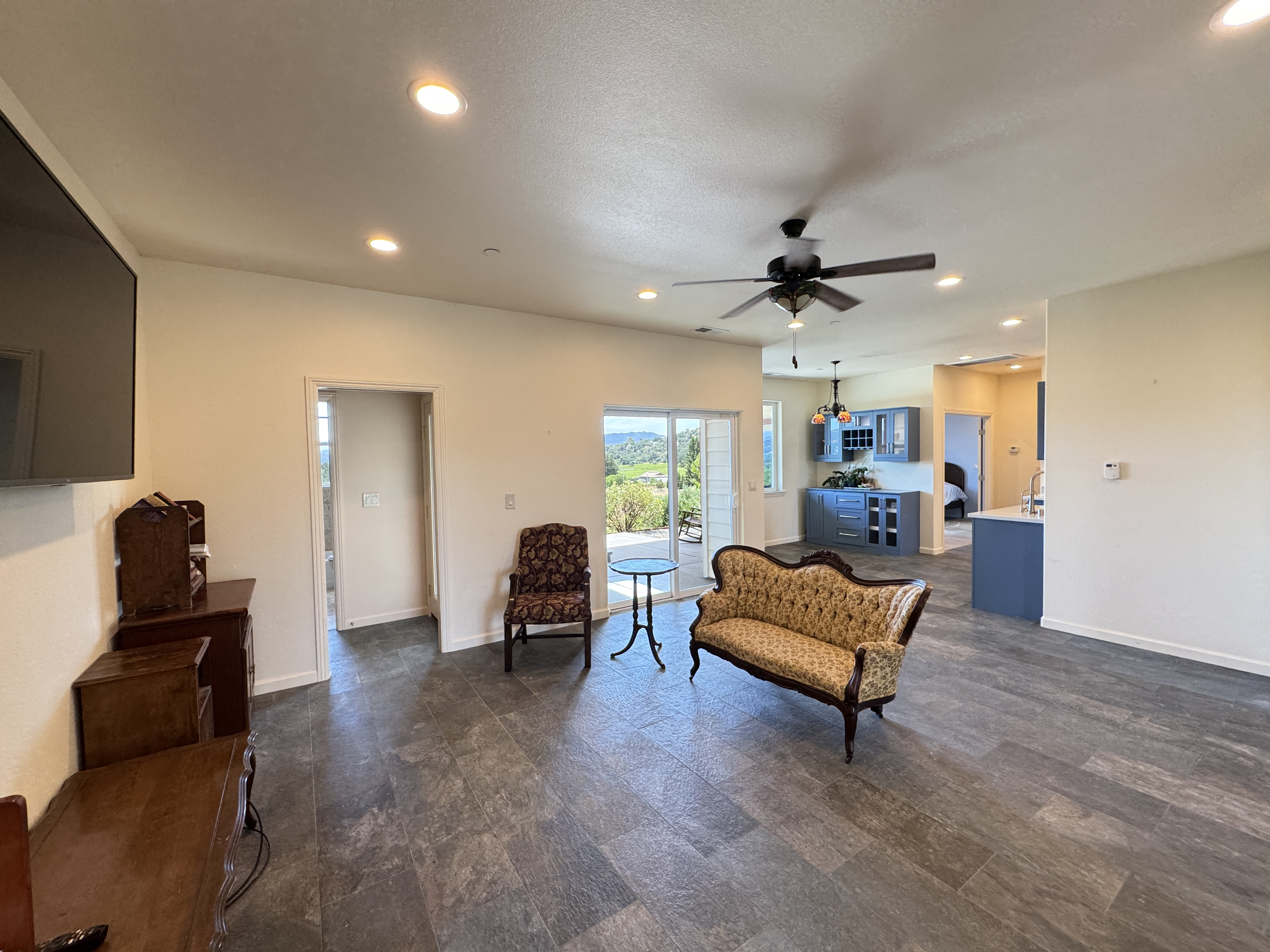 Redwood Valley, California, 95470, United States, 3 Bedrooms Bedrooms, ,3 BathroomsBathrooms,Residential,For Sale,1889817