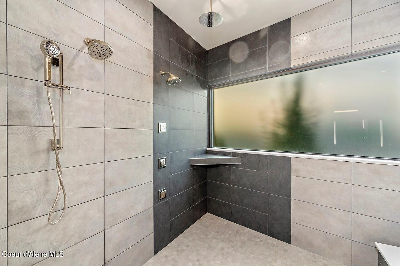 Coeur d'Alene, Idaho, 83814, United States, 4 Bedrooms Bedrooms, ,4 BathroomsBathrooms,Residential,For Sale,1908048