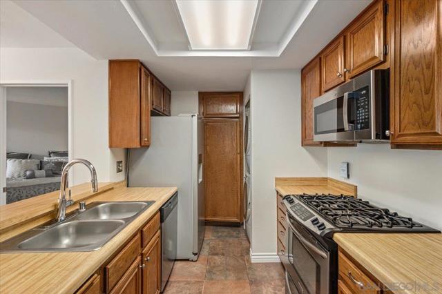 Spring Valley, California, 91978, United States, 3 Bedrooms Bedrooms, ,2 BathroomsBathrooms,Residential,For Sale,1974950