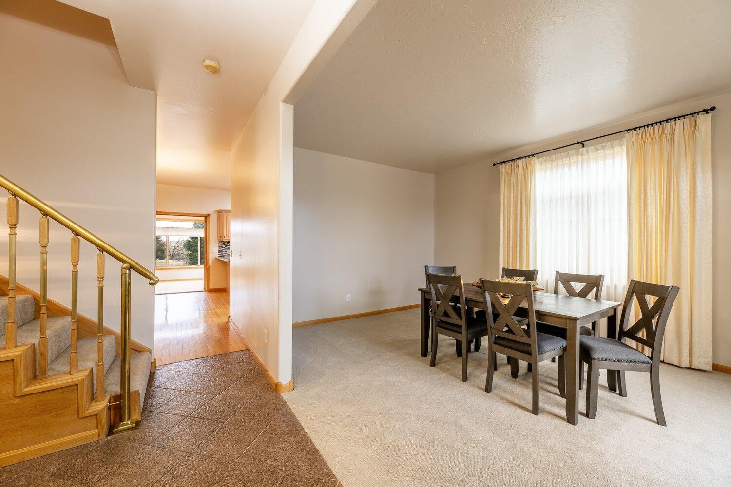 Sheridan, Wyoming, 82801, United States, 3 Bedrooms Bedrooms, ,3 BathroomsBathrooms,Residential,For Sale,2010007