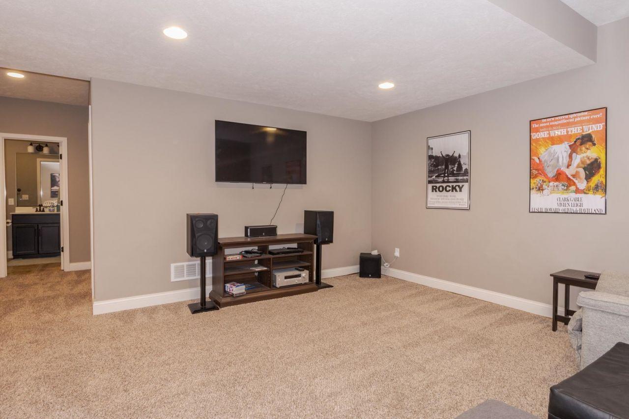 Bloomington, Illinois, 61705, United States, 5 Bedrooms Bedrooms, ,5 BathroomsBathrooms,Residential,For Sale,1817687
