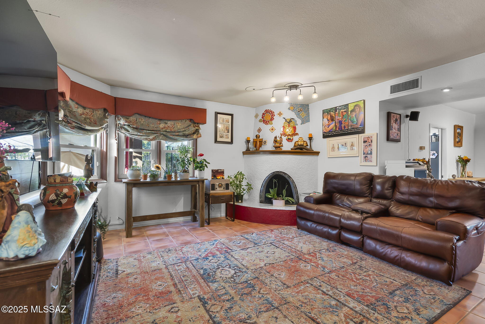 Tubac, Arizona, 85646, United States, 2 Bedrooms Bedrooms, ,3 BathroomsBathrooms,Residential,For Sale,1991588