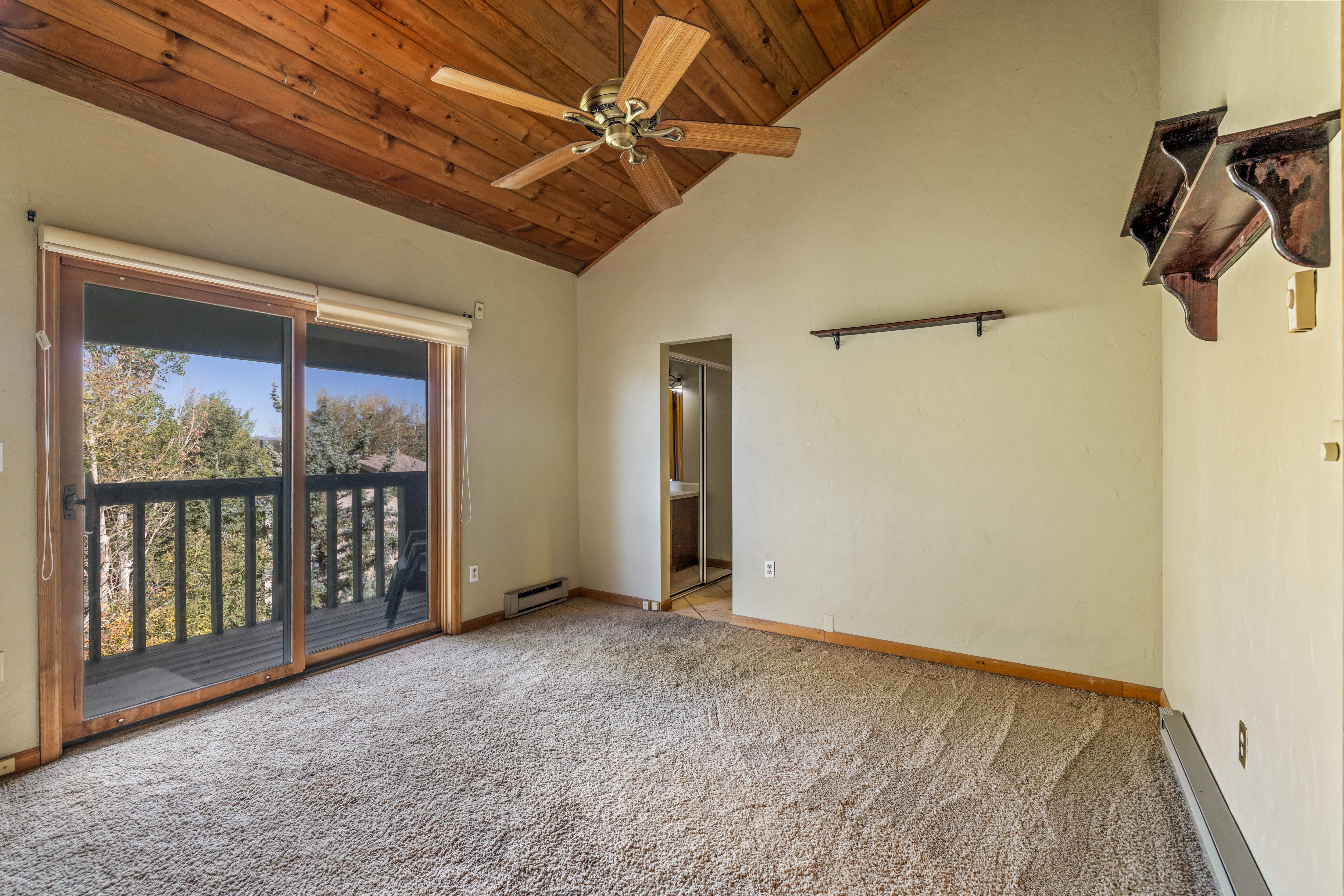  Spacious Columbine Townhome - 物件實景