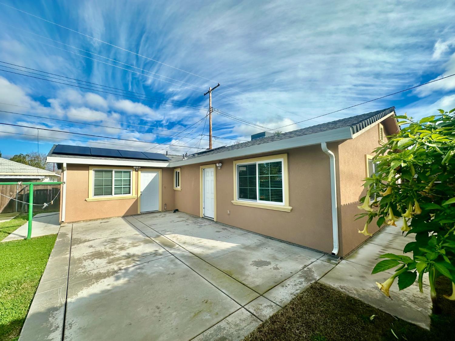 Lodi, California, 95240, United States, 3 Bedrooms Bedrooms, ,2 BathroomsBathrooms,Residential,For Sale,2009722