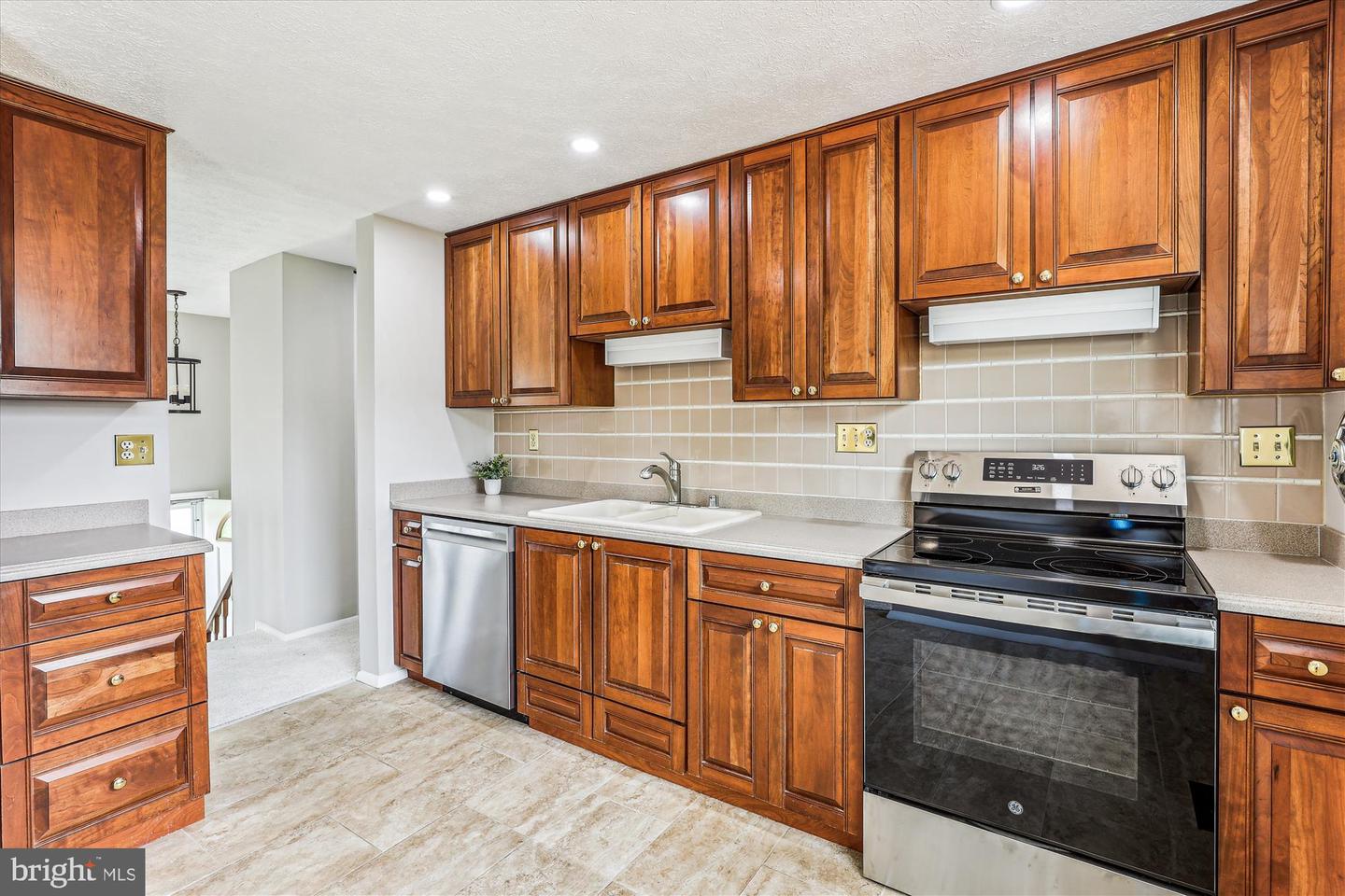 Alexandria, Virginia, 22306, United States, 3 Bedrooms Bedrooms, ,3 BathroomsBathrooms,Residential,For Sale,1902462