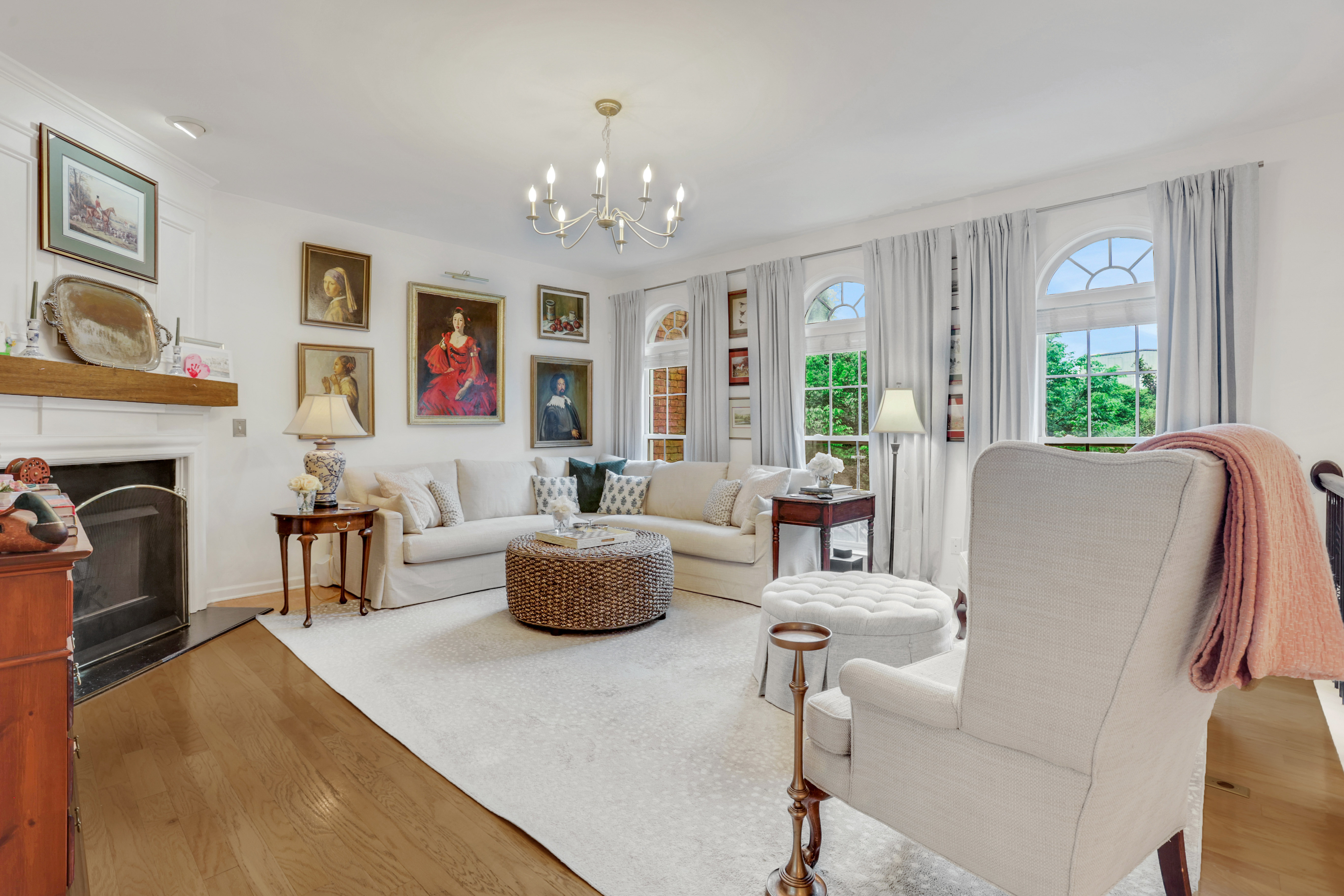  Charming Townhome in Desirable Area - 物件實景