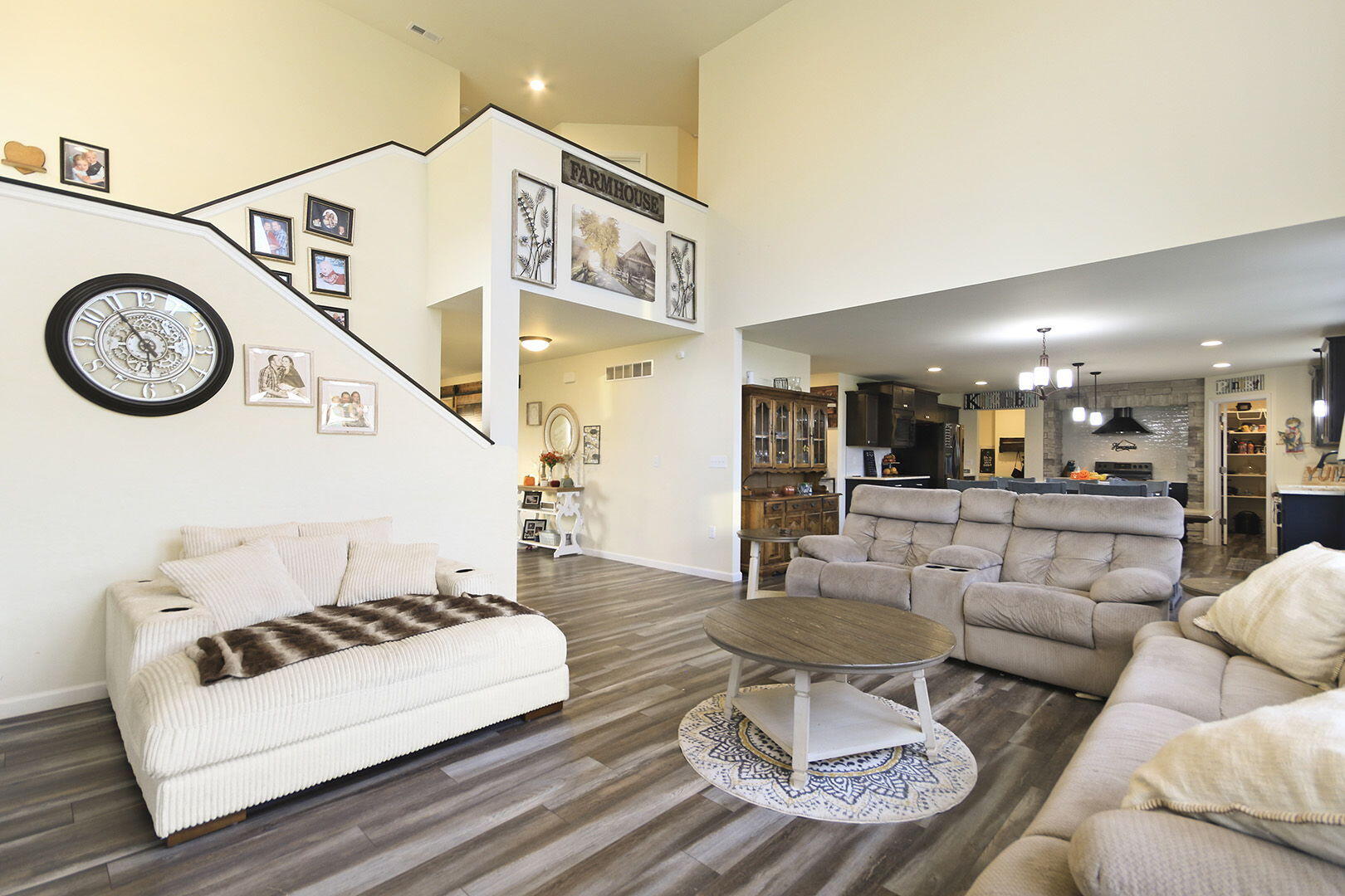 ASHLAND, Missouri, 65010, United States, 4 Bedrooms Bedrooms, ,3 BathroomsBathrooms,Residential,For Sale,1981891