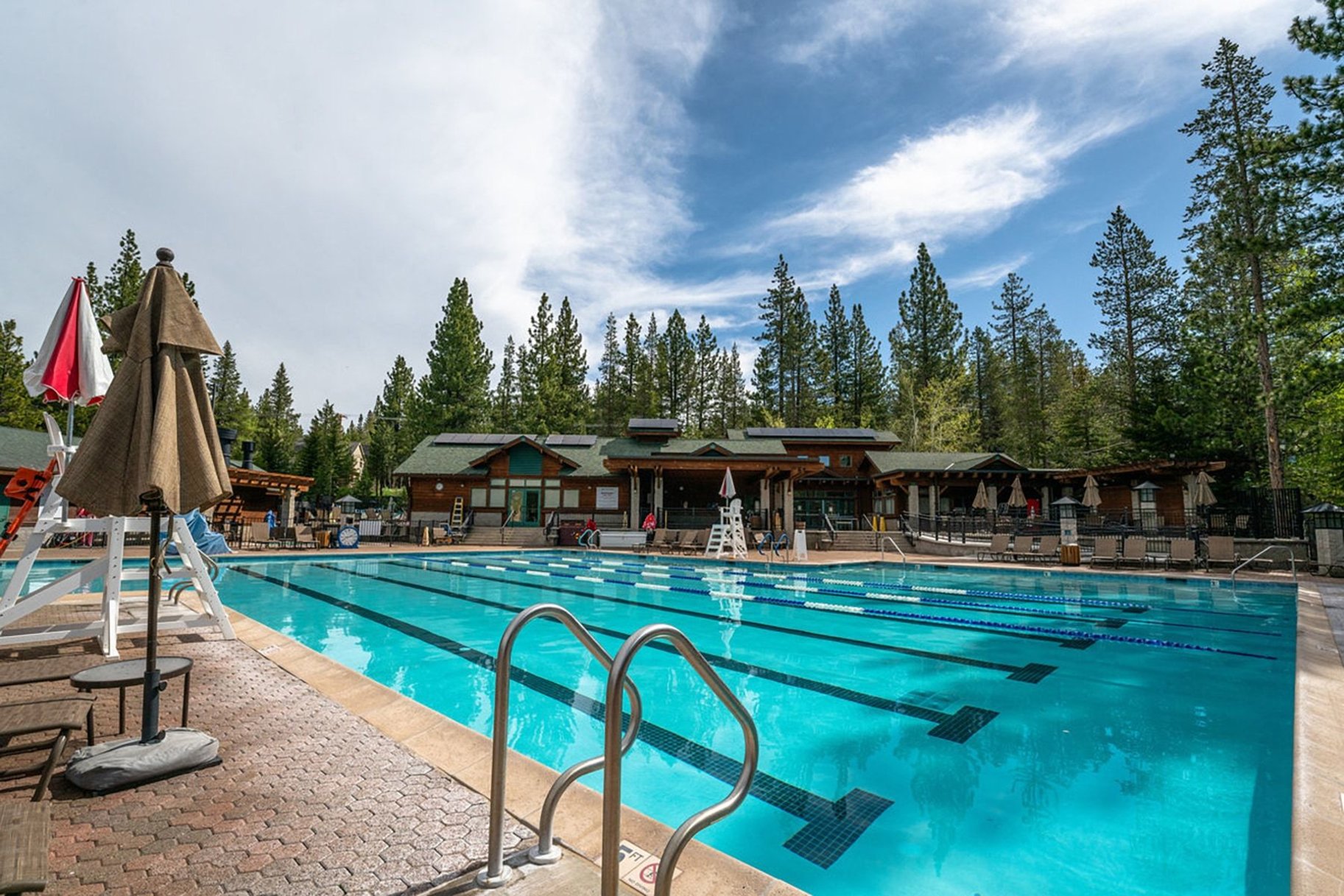  Updated Tahoe Donner retreat with a greenbelt setting - 物件實景