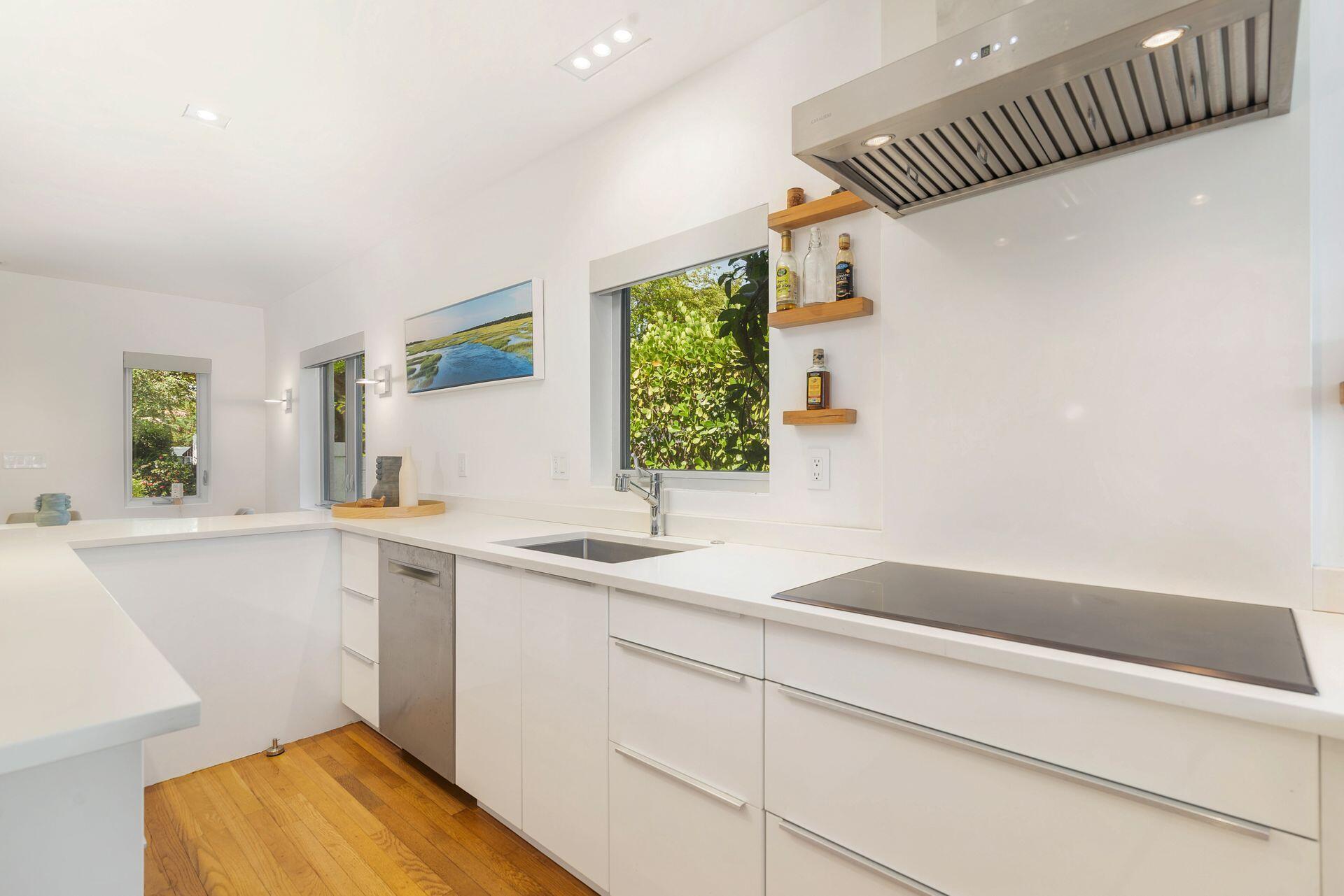 West Palm Beach, Florida, 33401, United States, 2 Bedrooms Bedrooms, ,3 BathroomsBathrooms,Residential,For Sale,2001645