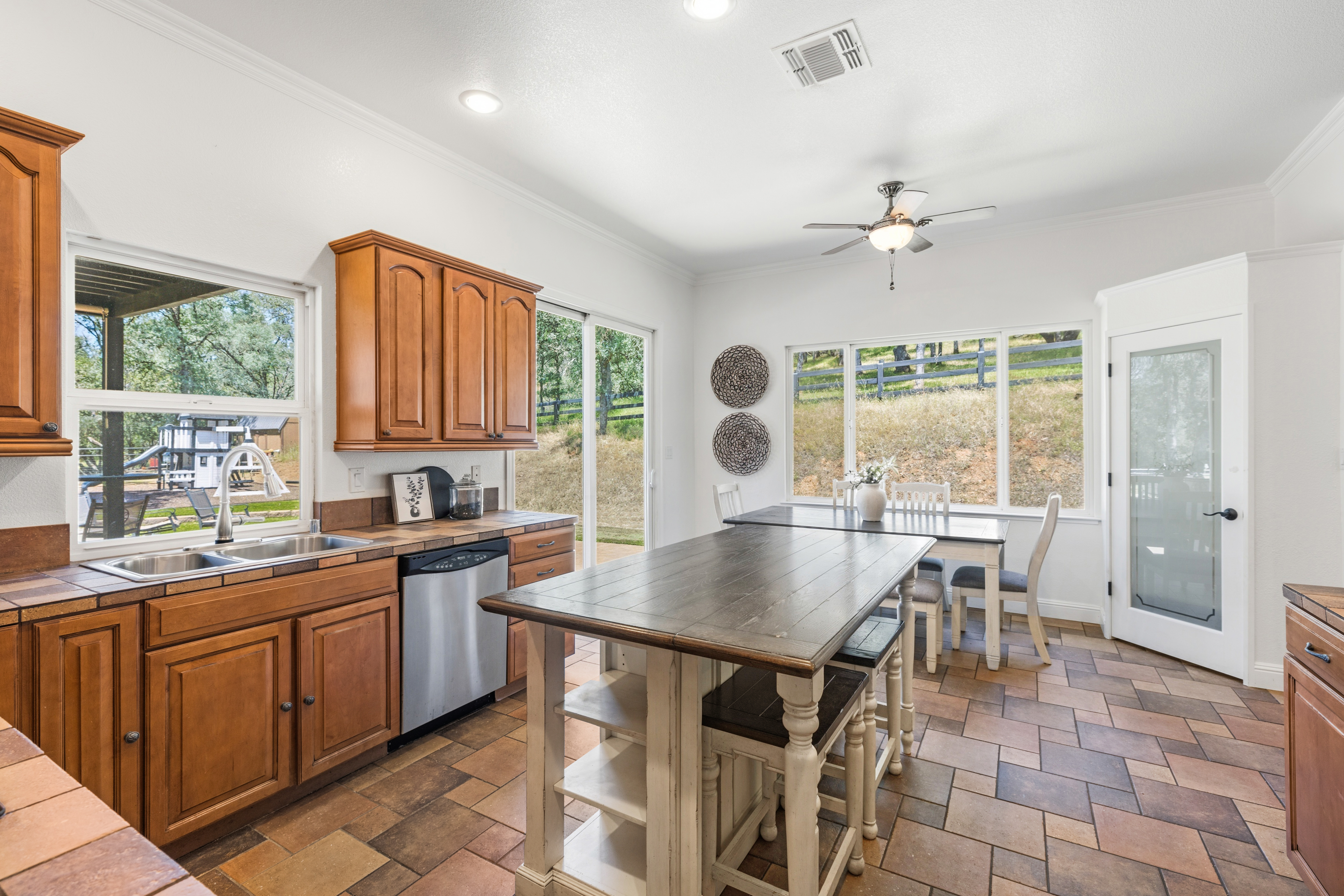  1400 Crooked Mile Court, Placerville, CA 95667 - 物件實景