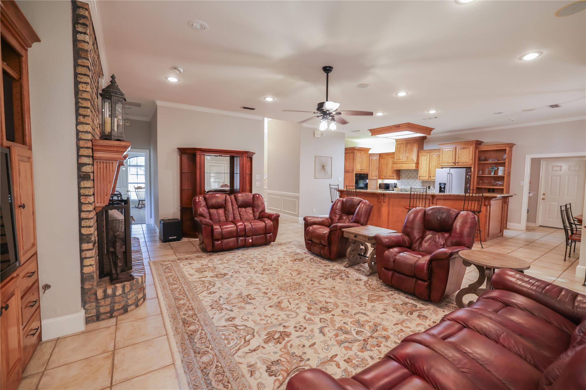 Terrell, Texas, 75161, United States, 3 Bedrooms Bedrooms, ,3 BathroomsBathrooms,Residential,For Sale,1977781