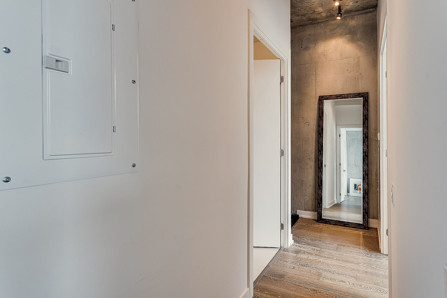  Sophisticated and Spacious - 物件實景