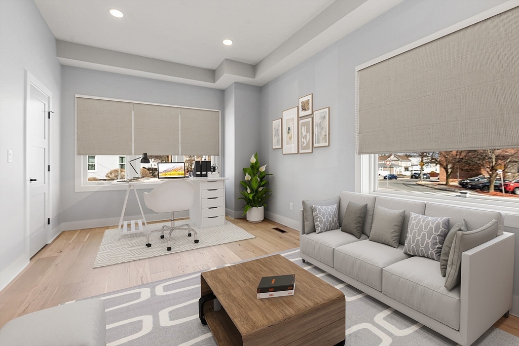 Waltham, Massachusetts, 02453, United States, 4 Bedrooms Bedrooms, ,4 BathroomsBathrooms,Residential,For Sale,1997475