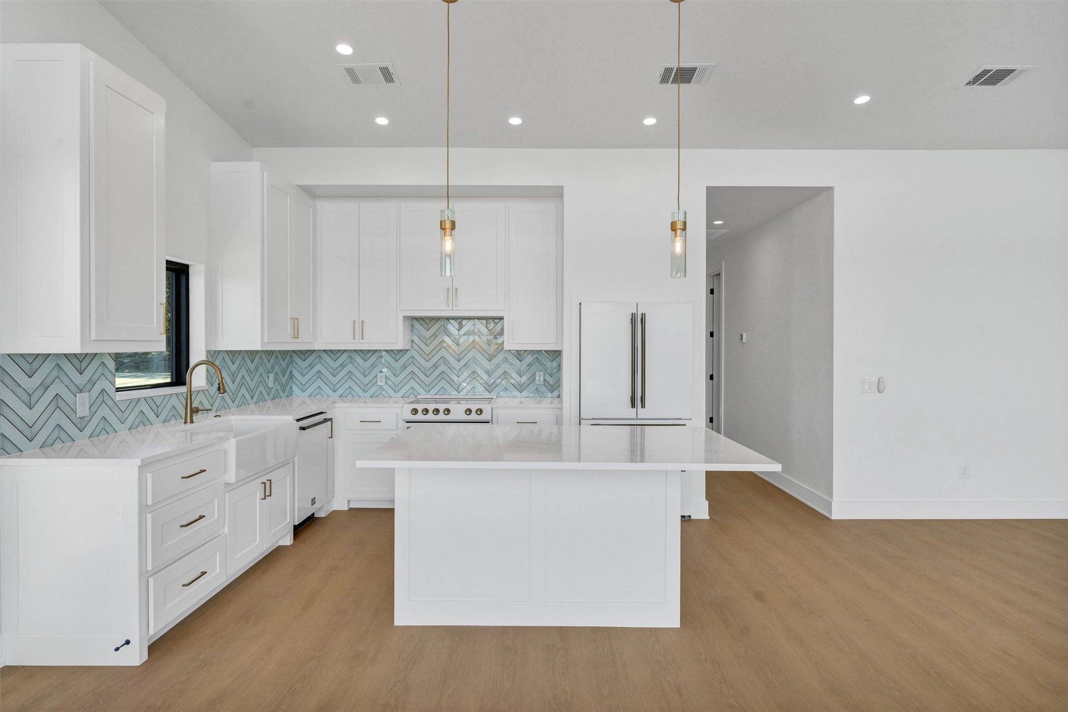 Graford, Texas, 76449, United States, 3 Bedrooms Bedrooms, ,2 BathroomsBathrooms,Residential,For Sale,2005673