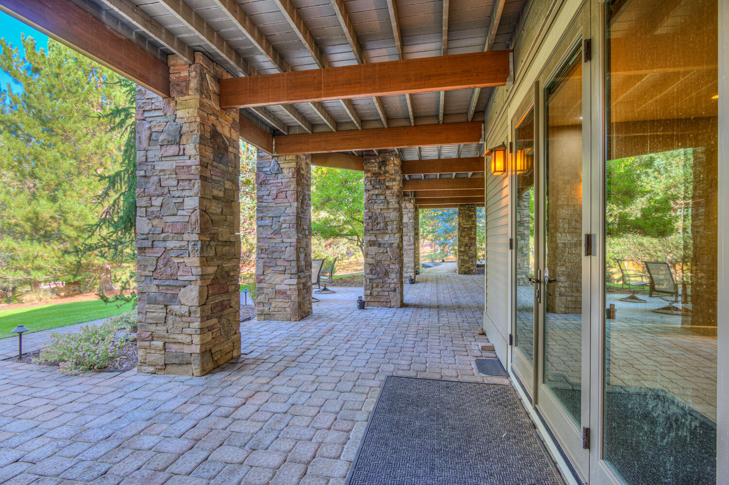 Bend, Oregon, 97703, United States, 4 Bedrooms Bedrooms, ,5 BathroomsBathrooms,Residential,For Sale,1979123