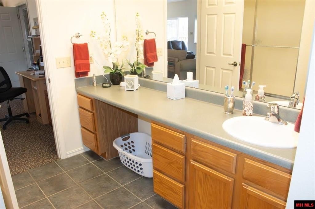 Mountain Home, Arkansas, 72653, United States, 1 Bedroom Bedrooms, ,1 BathroomBathrooms,Residential,For Sale,1974549