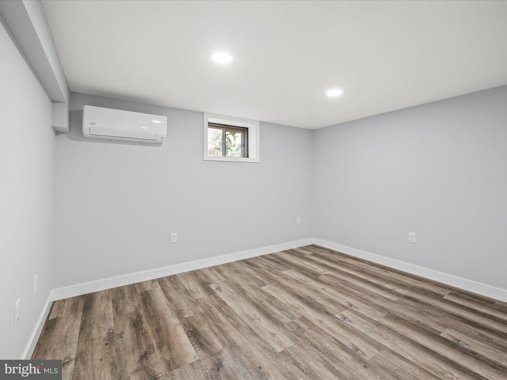 Winchester, Virginia, 22601, United States, 3 Bedrooms Bedrooms, ,3 BathroomsBathrooms,Residential,For Sale,1978922