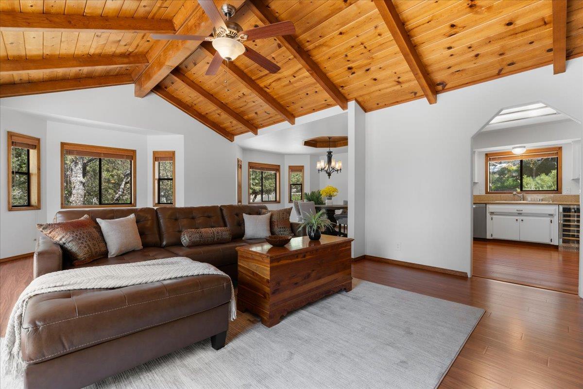 Penn Valley, California, 95946, United States, 3 Bedrooms Bedrooms, ,3 BathroomsBathrooms,Residential,For Sale,1910583