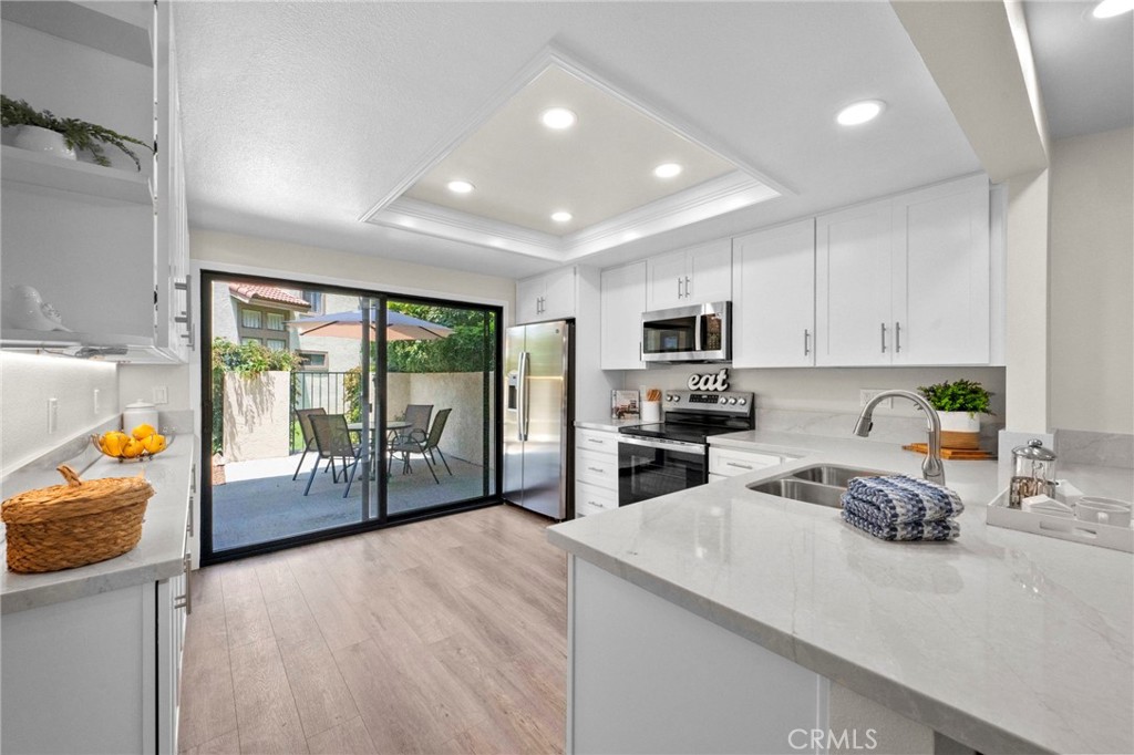 Huntington Beach, California, 92646, United States, 4 Bedrooms Bedrooms, ,3 BathroomsBathrooms,Residential,For Sale,1912576