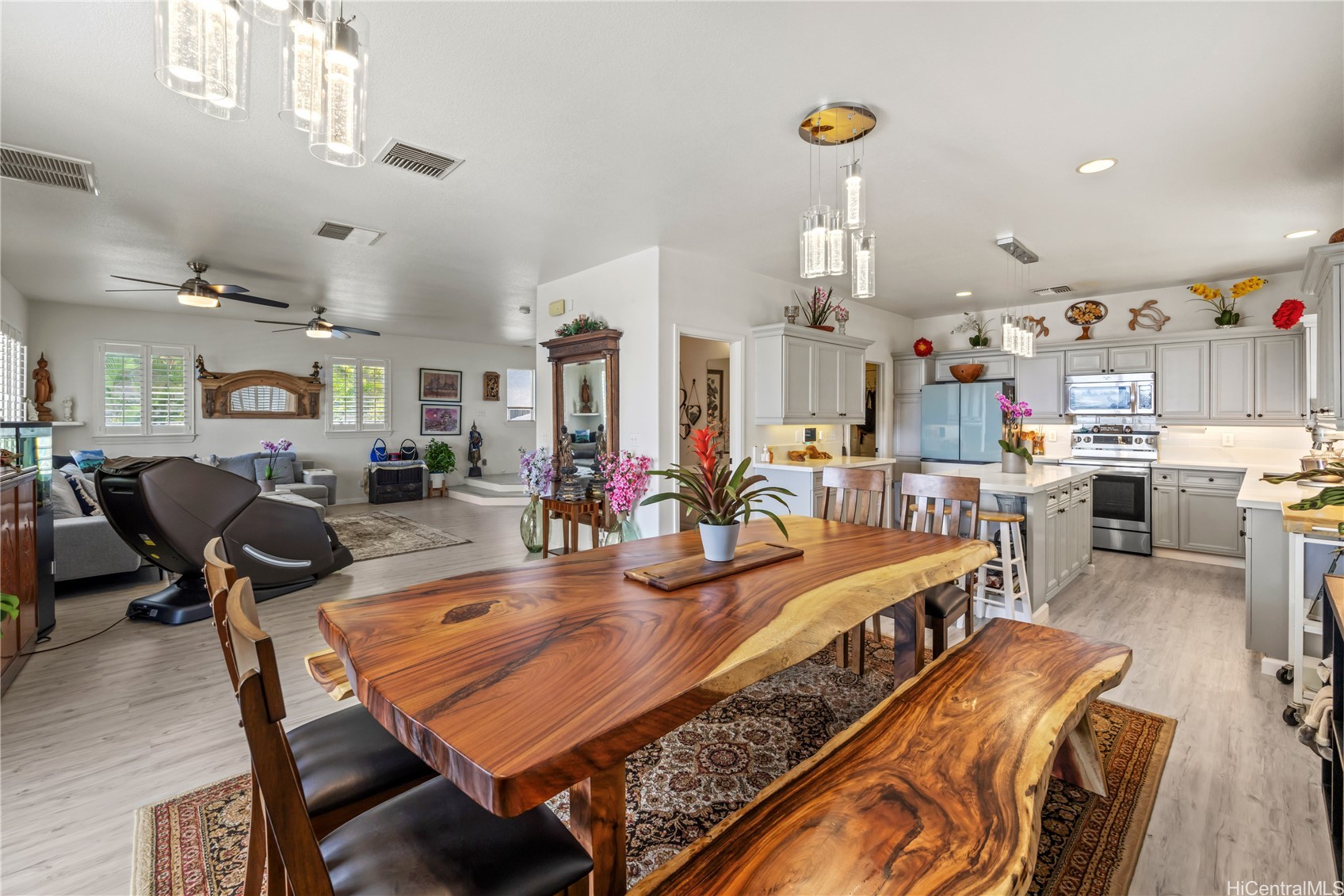 Kapolei, Hawaii, 96707, United States, 4 Bedrooms Bedrooms, ,3 BathroomsBathrooms,Residential,For Sale,1989417