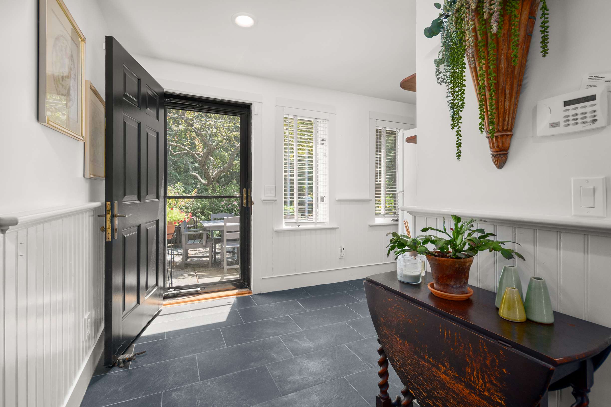  Elegant Shingled Maine Cottage with Modern Flair on 2.63 Acres in York - 物件實景