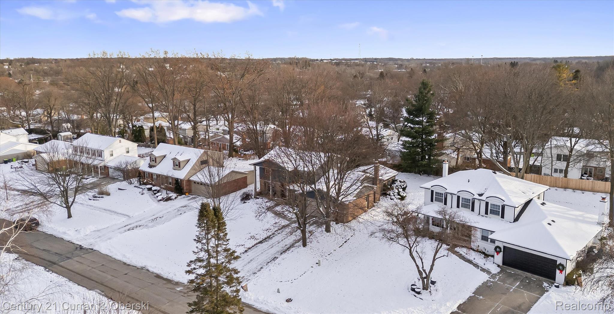 Northville, Michigan, 48167, United States, 5 Bedrooms Bedrooms, ,3 BathroomsBathrooms,Residential,For Sale,2009977