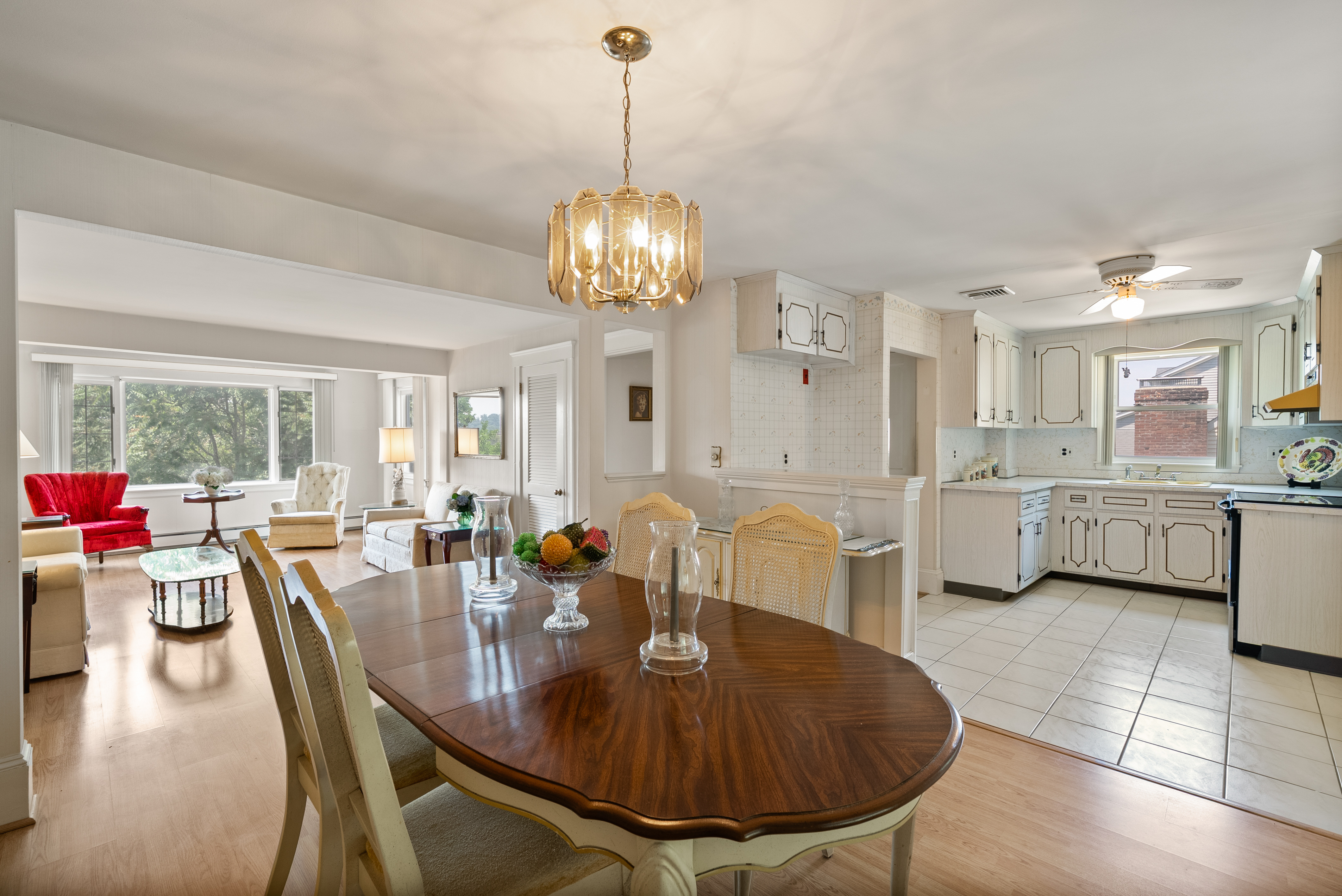  28 Hudson Street, Watertown, MA 02472 - 物件實景