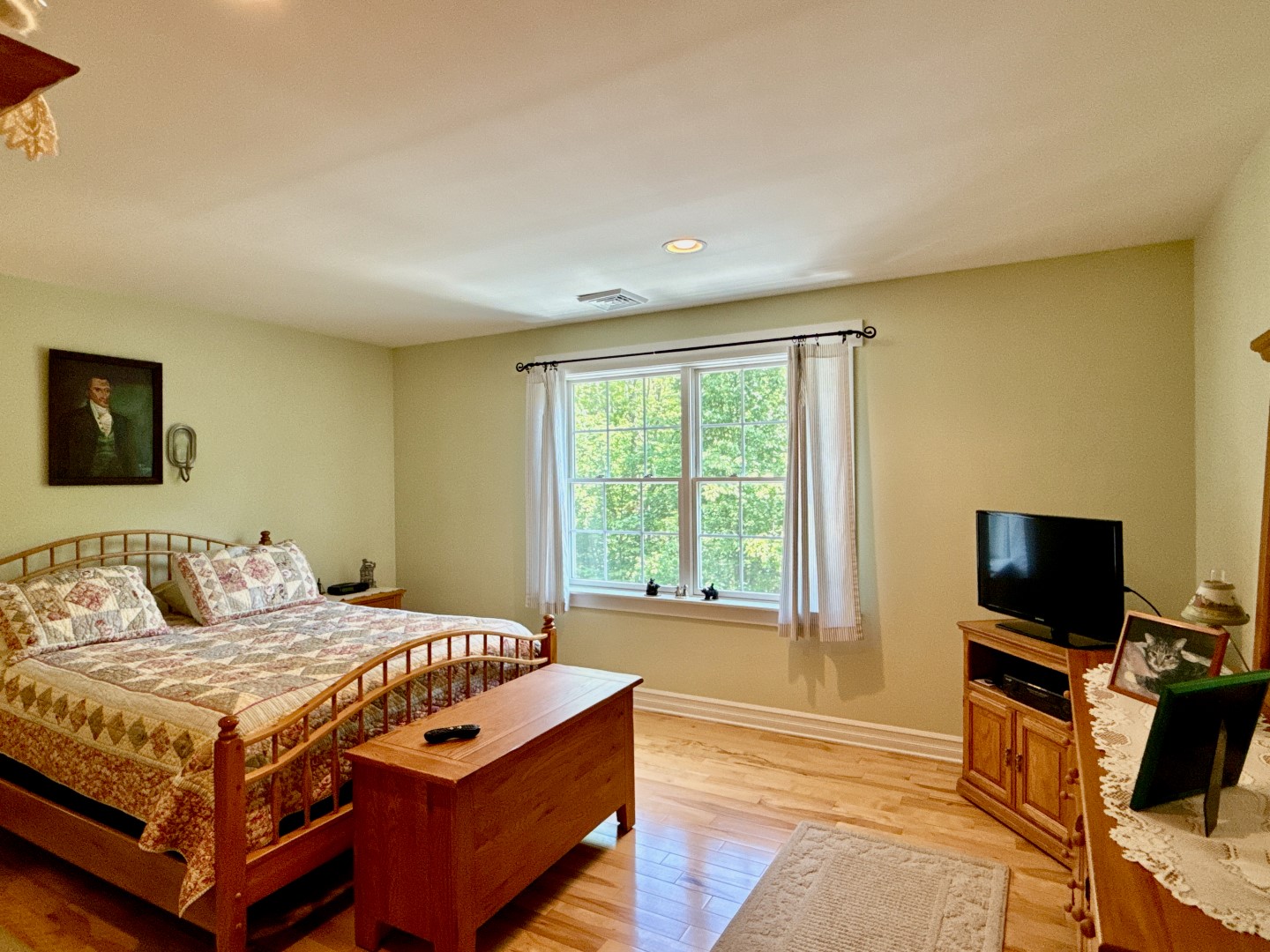 Hawley, Pennsylvania, 18428, United States, 3 Bedrooms Bedrooms, ,4 BathroomsBathrooms,Residential,For Sale,1846687